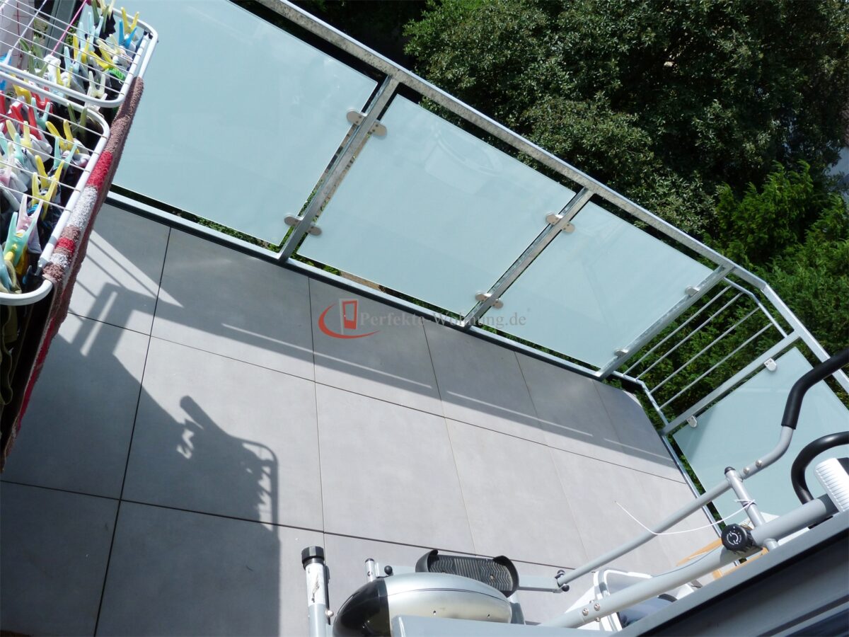 Helle und geräumige Wohnung mit Balkon und Garage