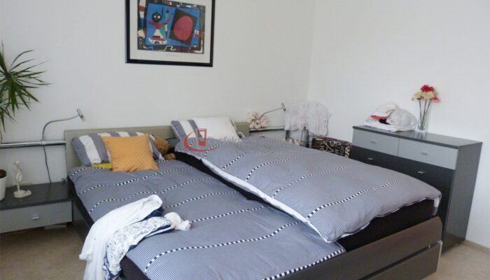 Schlafzimmer (2)