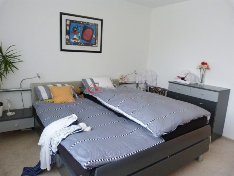 Schlafzimmer (2)